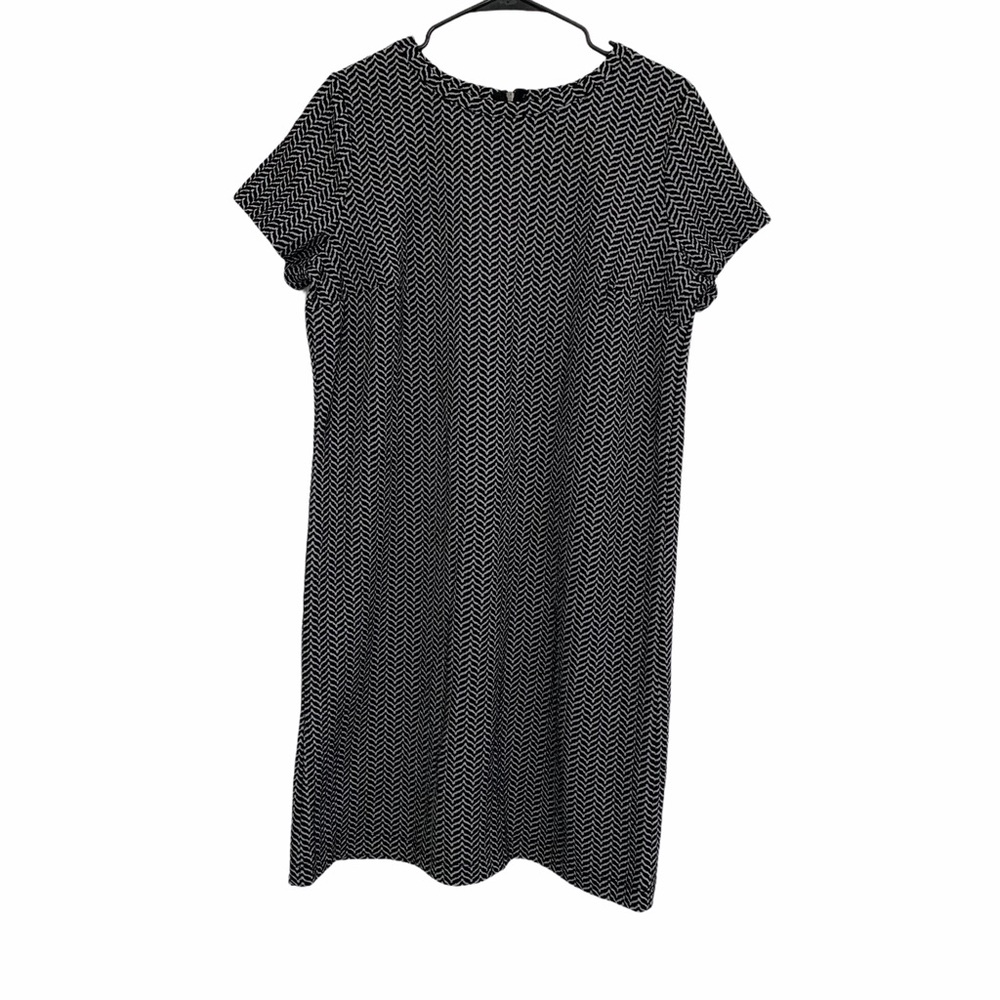 New York & Company black & white shift dress large